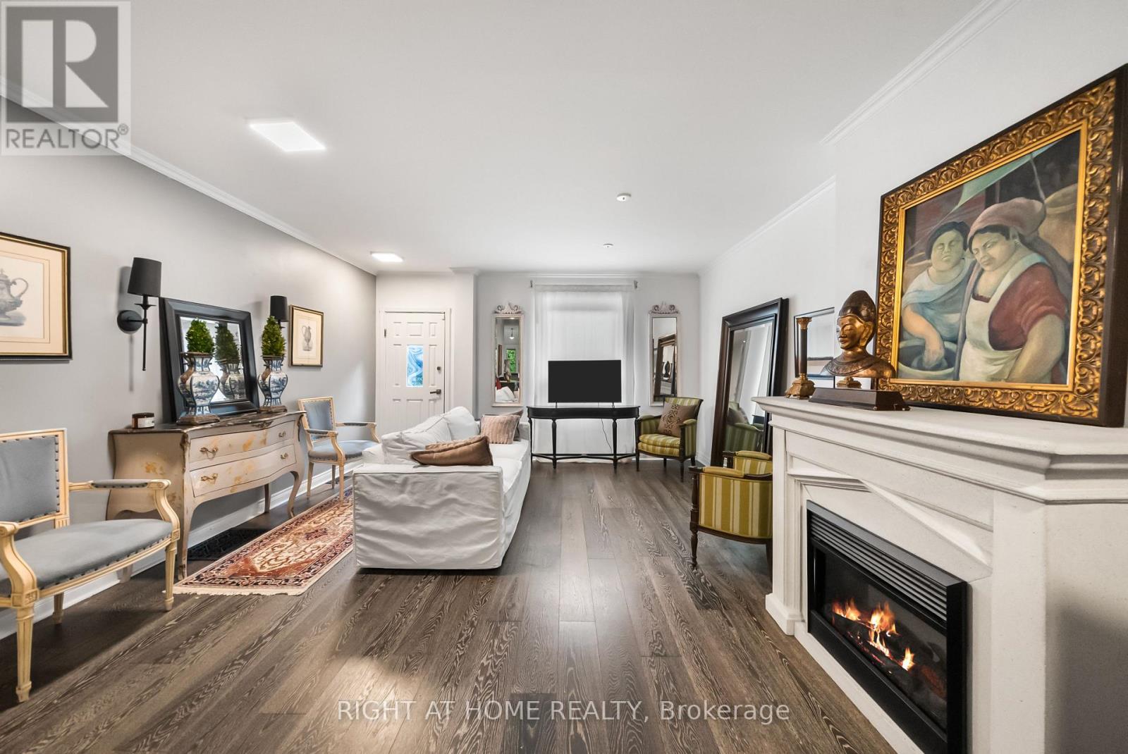 14 Wascana Avenue, Toronto, Ontario  M5A 1V5 - Photo 3 - C13454278