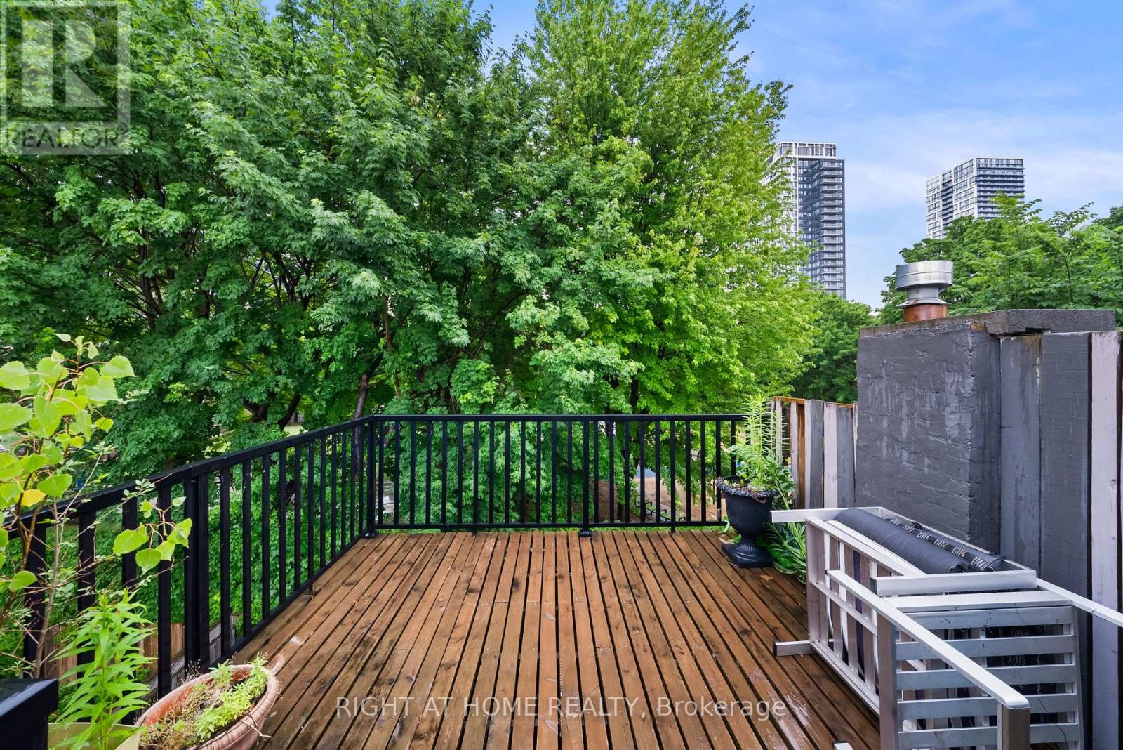 14 Wascana Avenue, Toronto, Ontario  M5A 1V5 - Photo 30 - C13454278