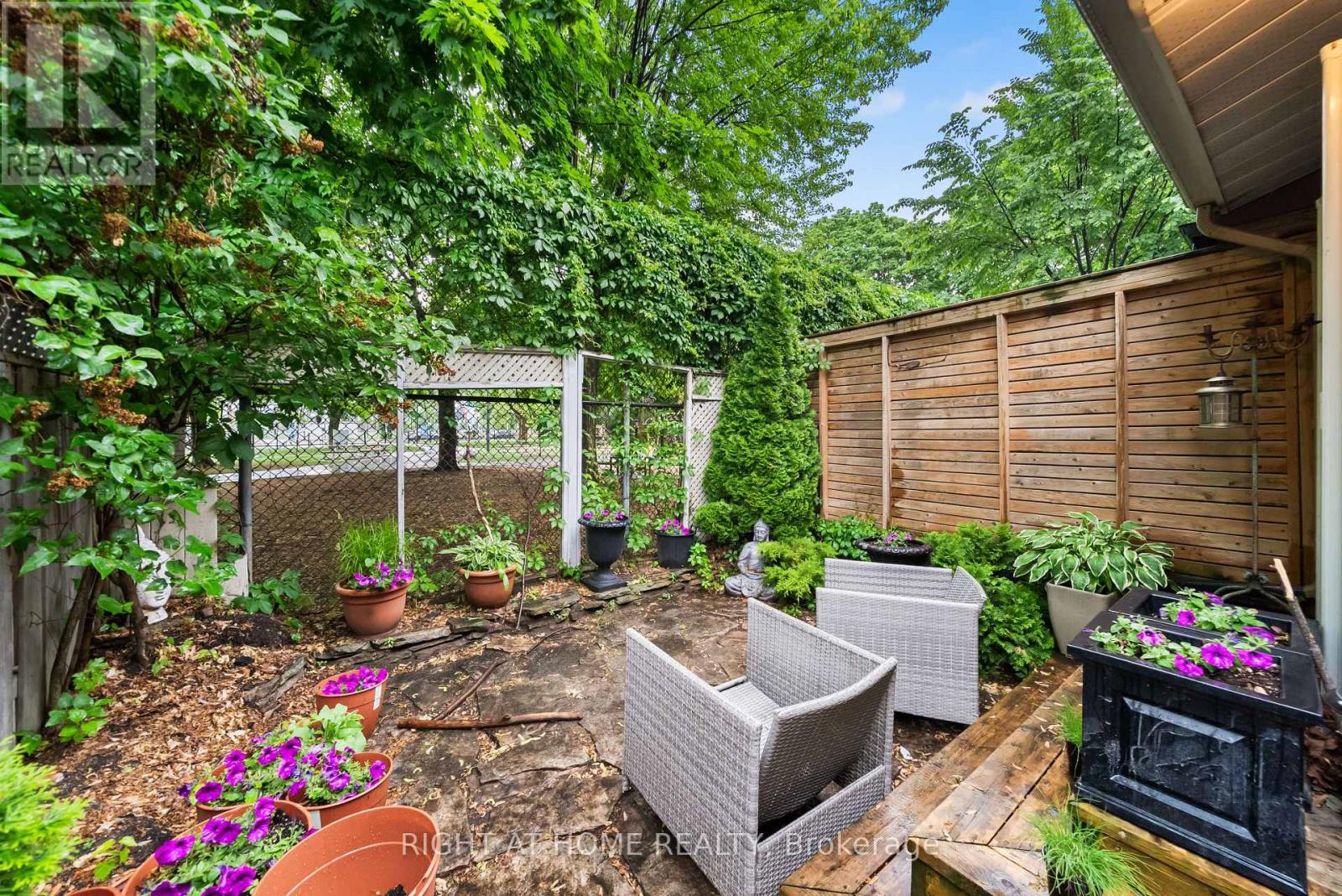14 Wascana Avenue, Toronto, Ontario  M5A 1V5 - Photo 32 - C13454278