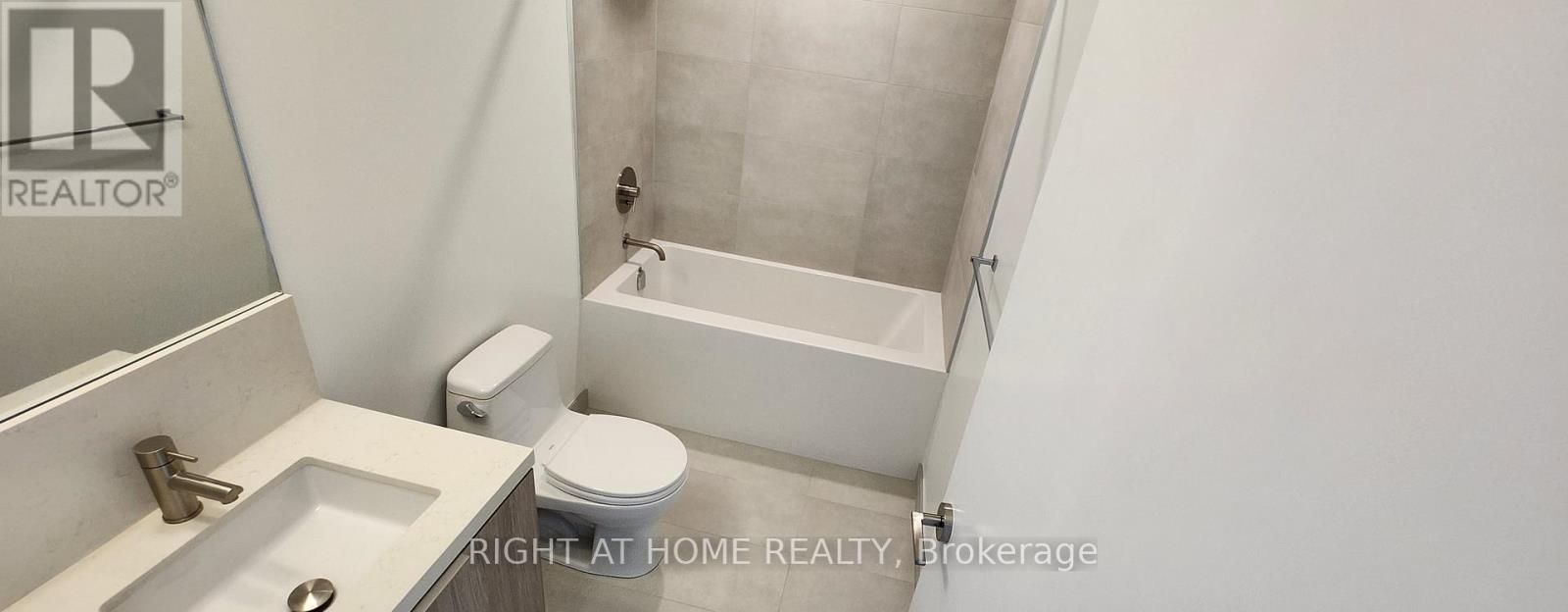 209 - 2020 Bathurst Street, Toronto, Ontario  M5P 3L1 - Photo 5 - C13454286