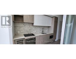 209 - 2020 BATHURST STREET, Toronto, Ontario