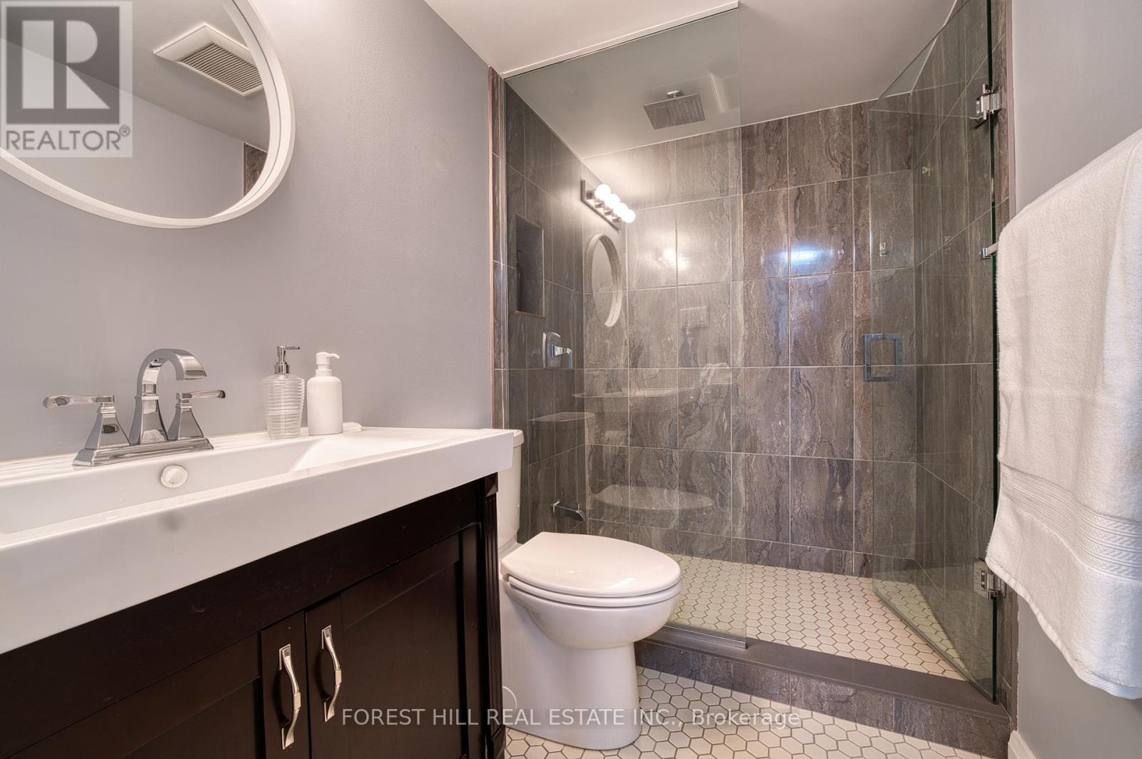 1904 - 77 Maitland Place, Toronto, Ontario  M4Y 2V6 - Photo 10 - C13454288