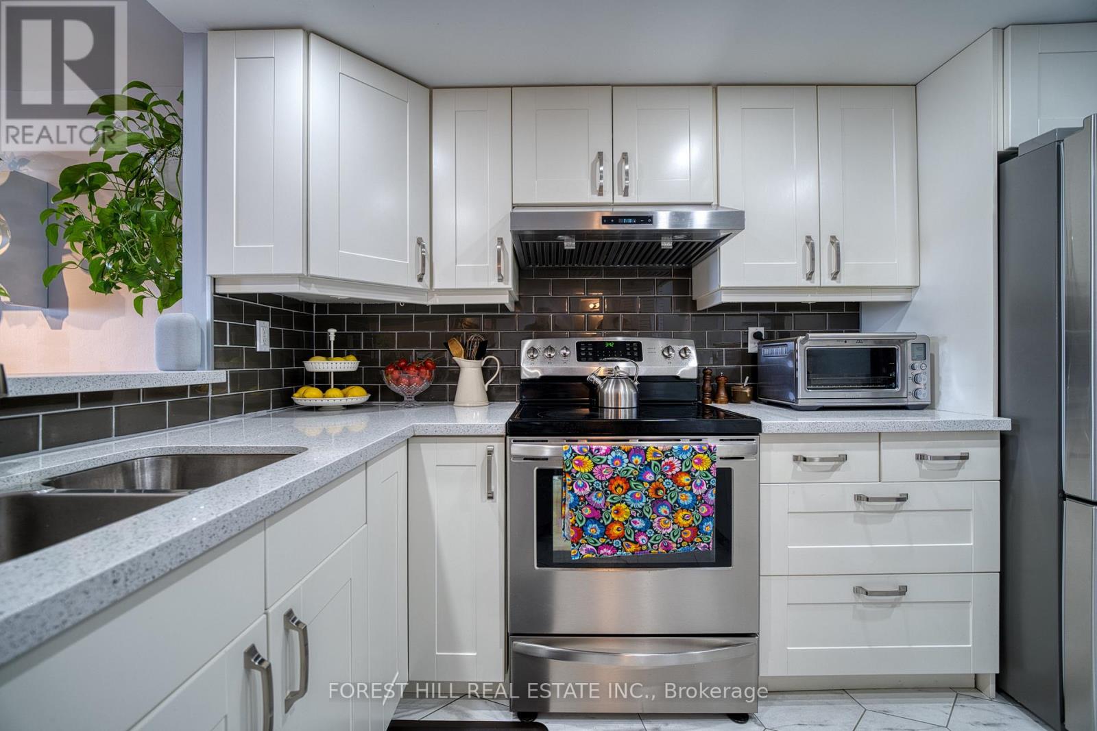 1904 - 77 Maitland Place, Toronto, Ontario  M4Y 2V6 - Photo 5 - C13454288