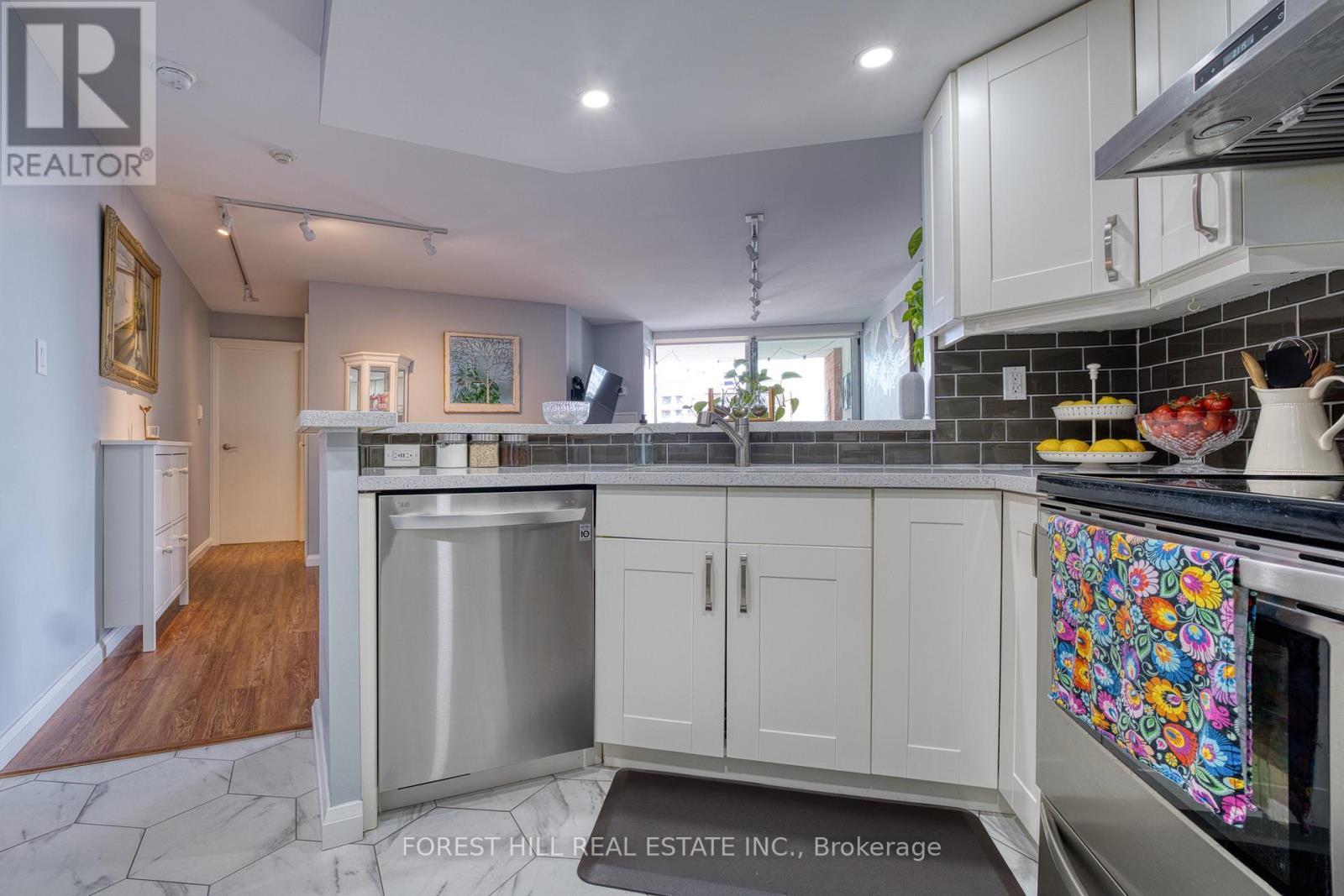 1904 - 77 Maitland Place, Toronto, Ontario  M4Y 2V6 - Photo 9 - C13454288