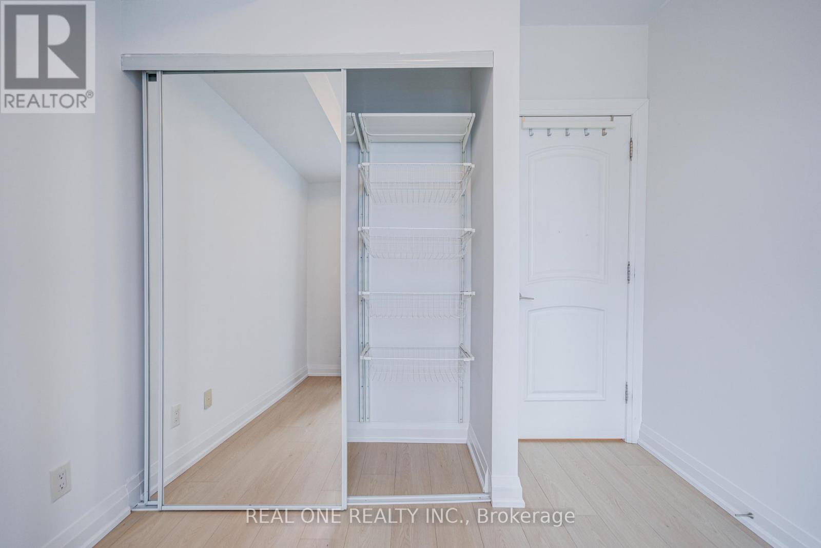 3511 - 16 Harbour Street, Toronto, Ontario  M5J 2Z7 - Photo 18 - C13454298