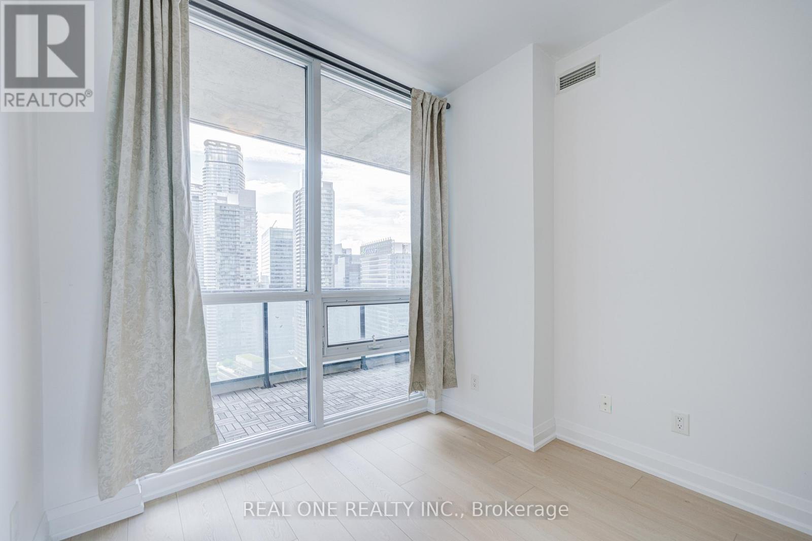 3511 - 16 Harbour Street, Toronto, Ontario  M5J 2Z7 - Photo 21 - C13454298