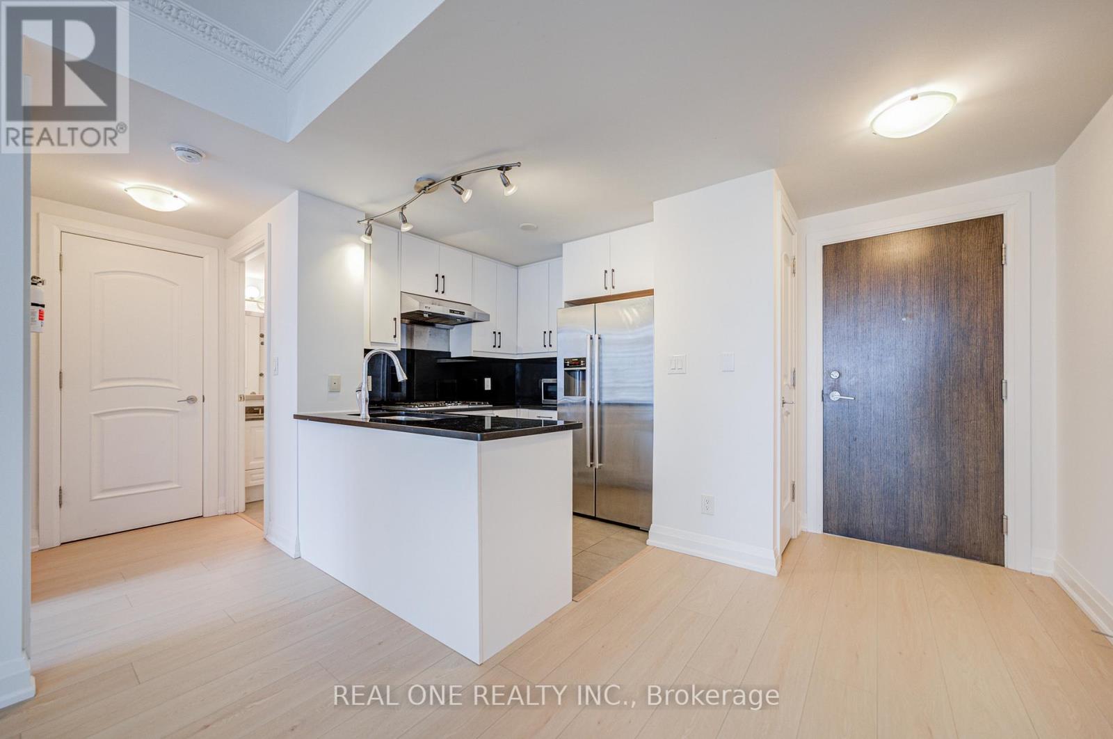 3511 - 16 Harbour Street, Toronto, Ontario  M5J 2Z7 - Photo 4 - C13454298