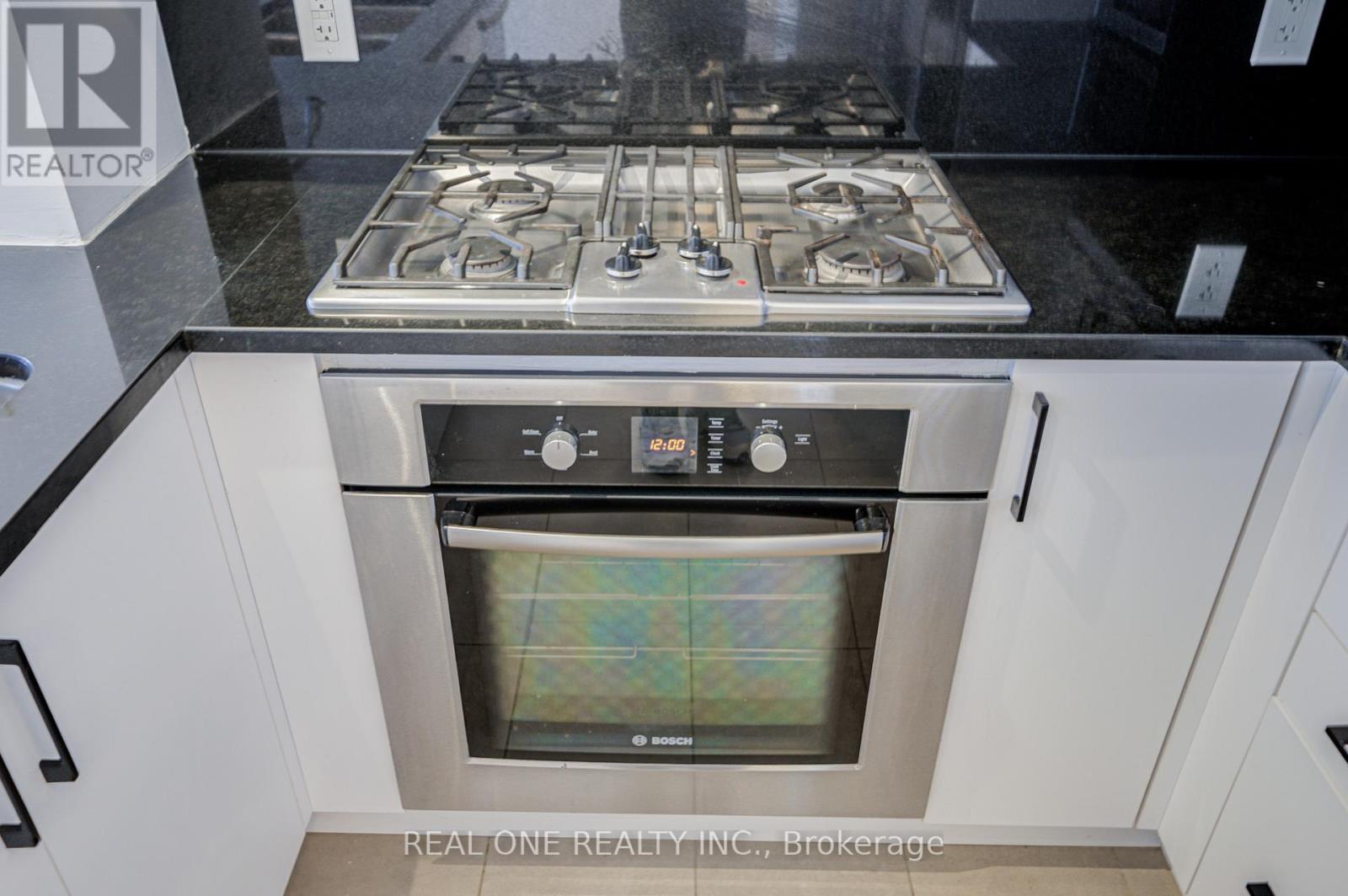 3511 - 16 Harbour Street, Toronto, Ontario  M5J 2Z7 - Photo 8 - C13454298