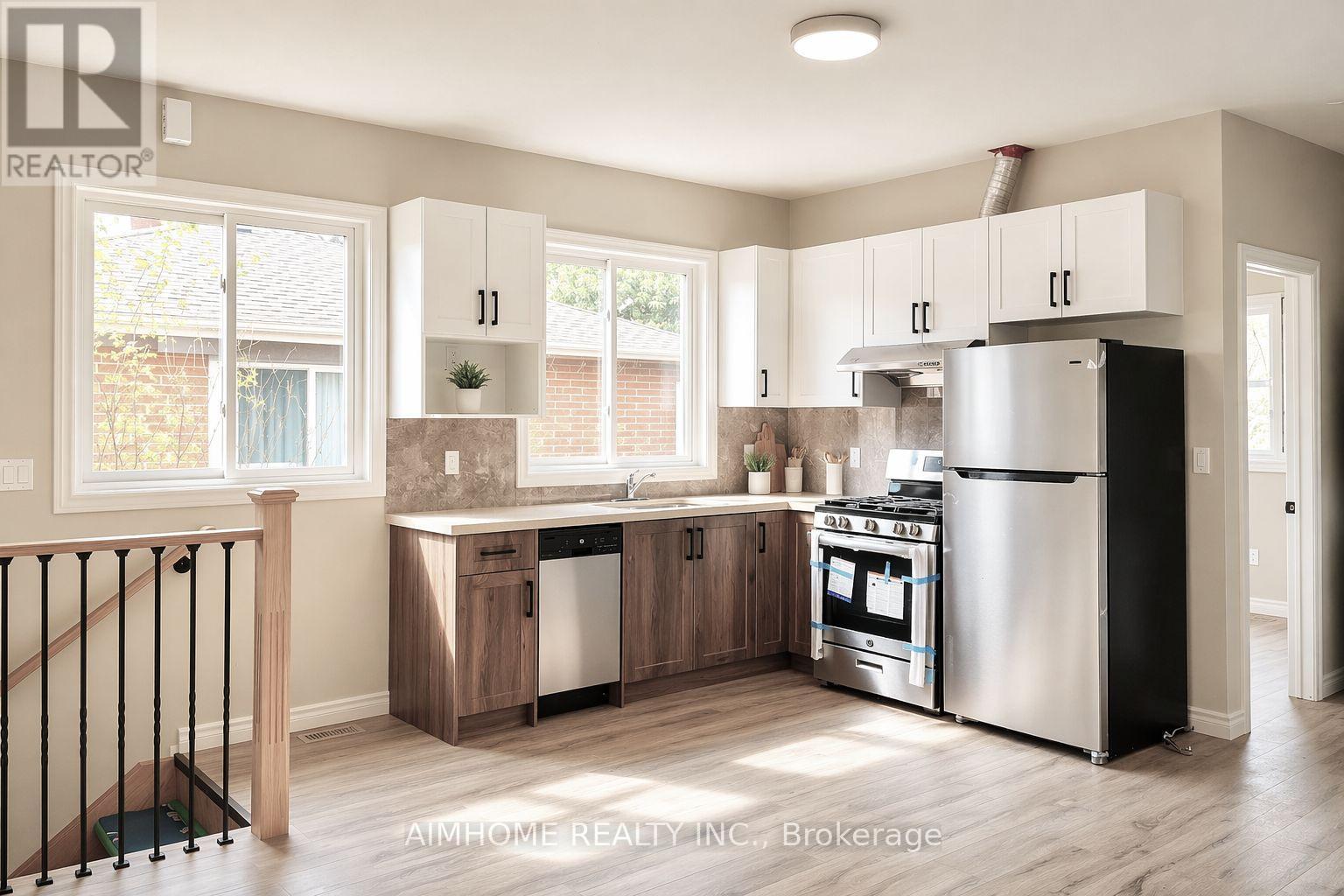 3 - 15 Waddington Crescent, Toronto, Ontario  M2J 2Z9 - Photo 5 - C13454304