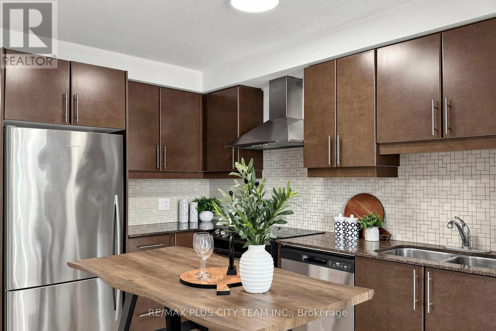 1206 - 18 Harbour Street, Toronto, Ontario  M5J 2Z6 - Photo 14 - C13454378