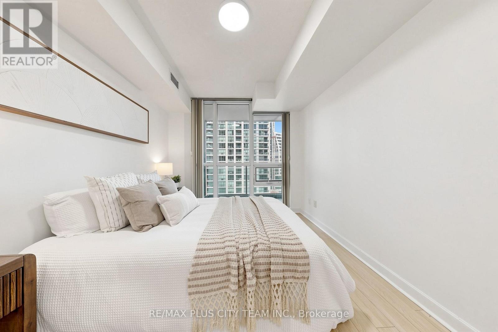 1206 - 18 Harbour Street, Toronto, Ontario  M5J 2Z6 - Photo 18 - C13454378