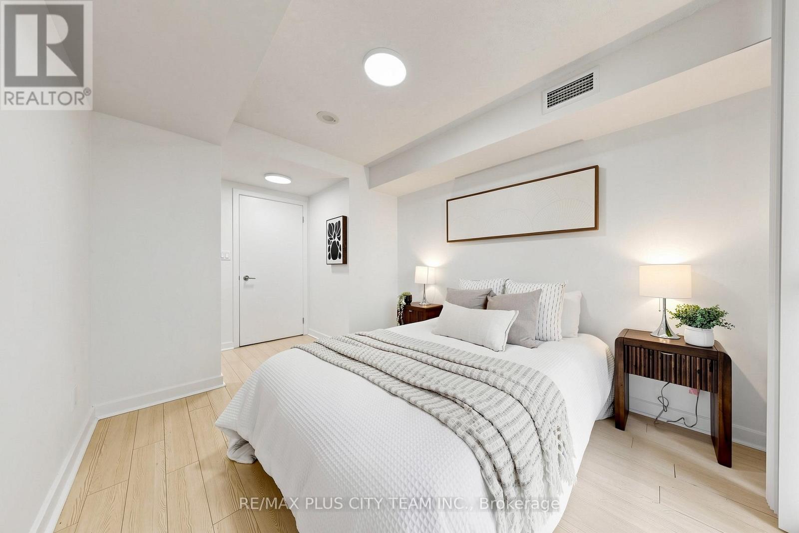 1206 - 18 Harbour Street, Toronto, Ontario  M5J 2Z6 - Photo 19 - C13454378