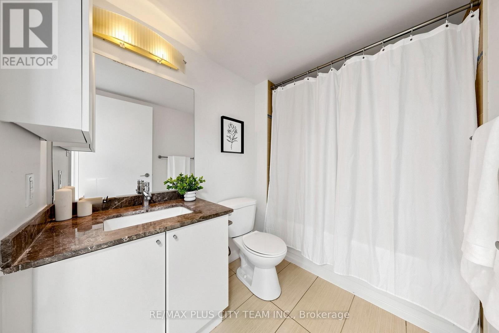 1206 - 18 Harbour Street, Toronto, Ontario  M5J 2Z6 - Photo 24 - C13454378
