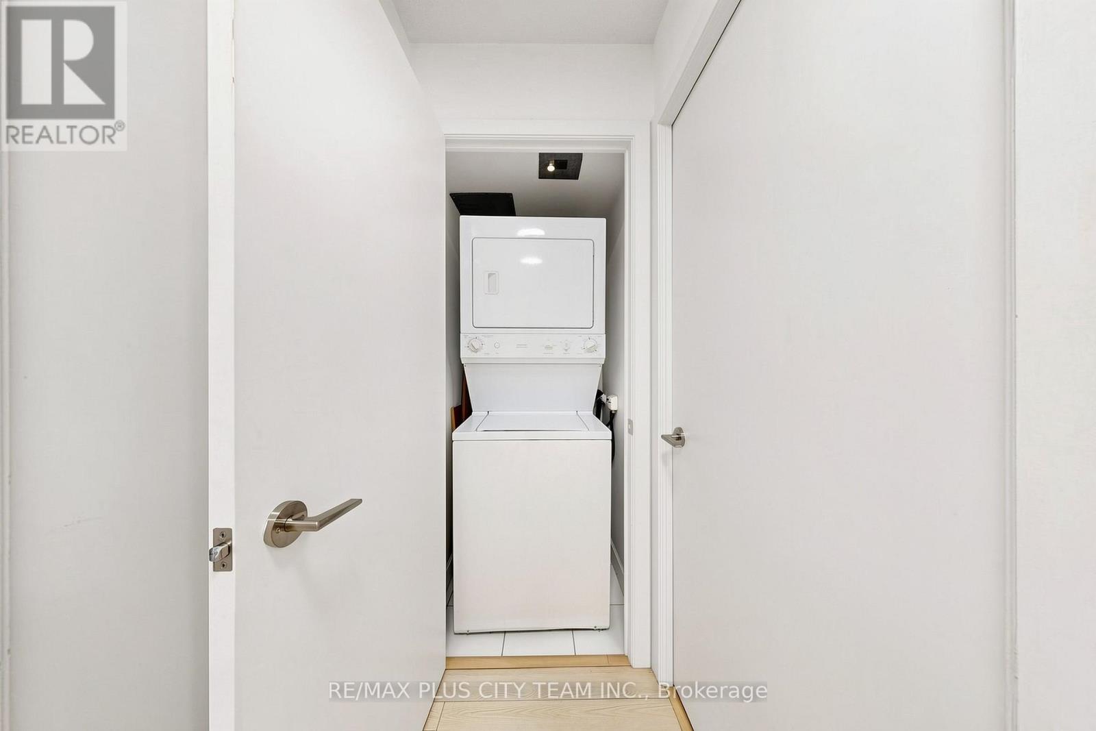 1206 - 18 Harbour Street, Toronto, Ontario  M5J 2Z6 - Photo 25 - C13454378