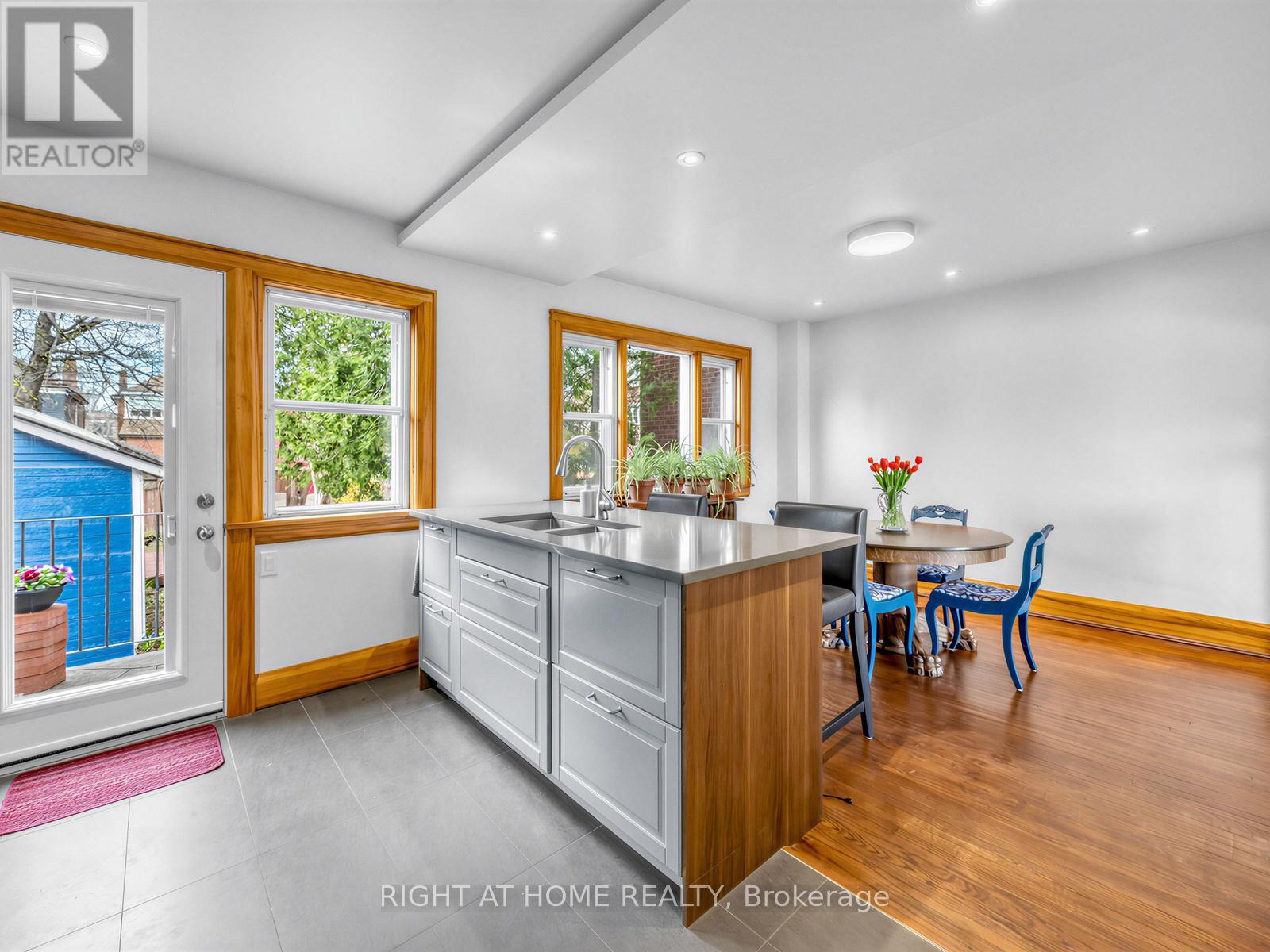26 Maryland Boulevard, Toronto, Ontario  M4C 5C9 - Photo 11 - E13454440