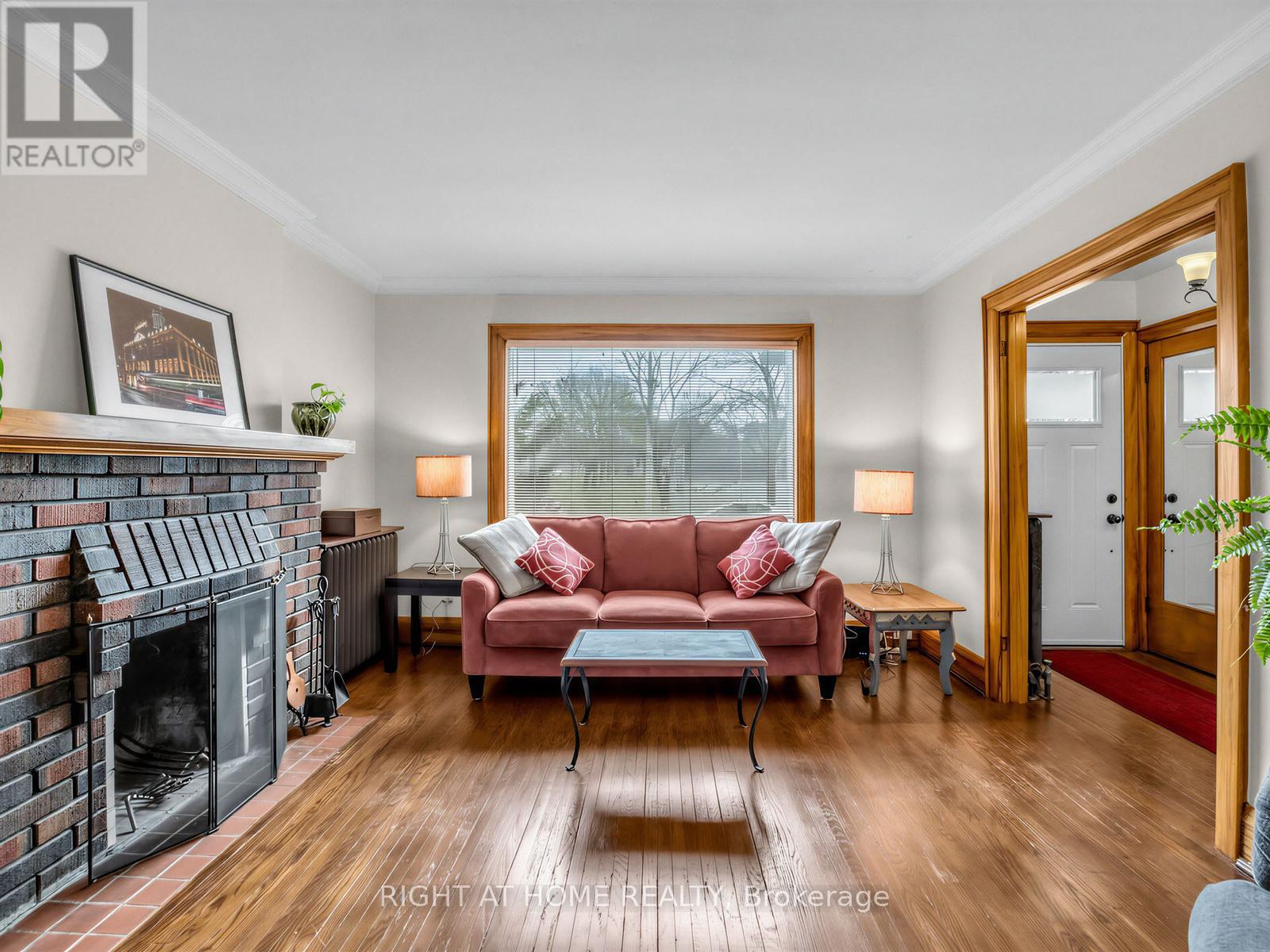 26 Maryland Boulevard, Toronto, Ontario  M4C 5C9 - Photo 2 - E13454440