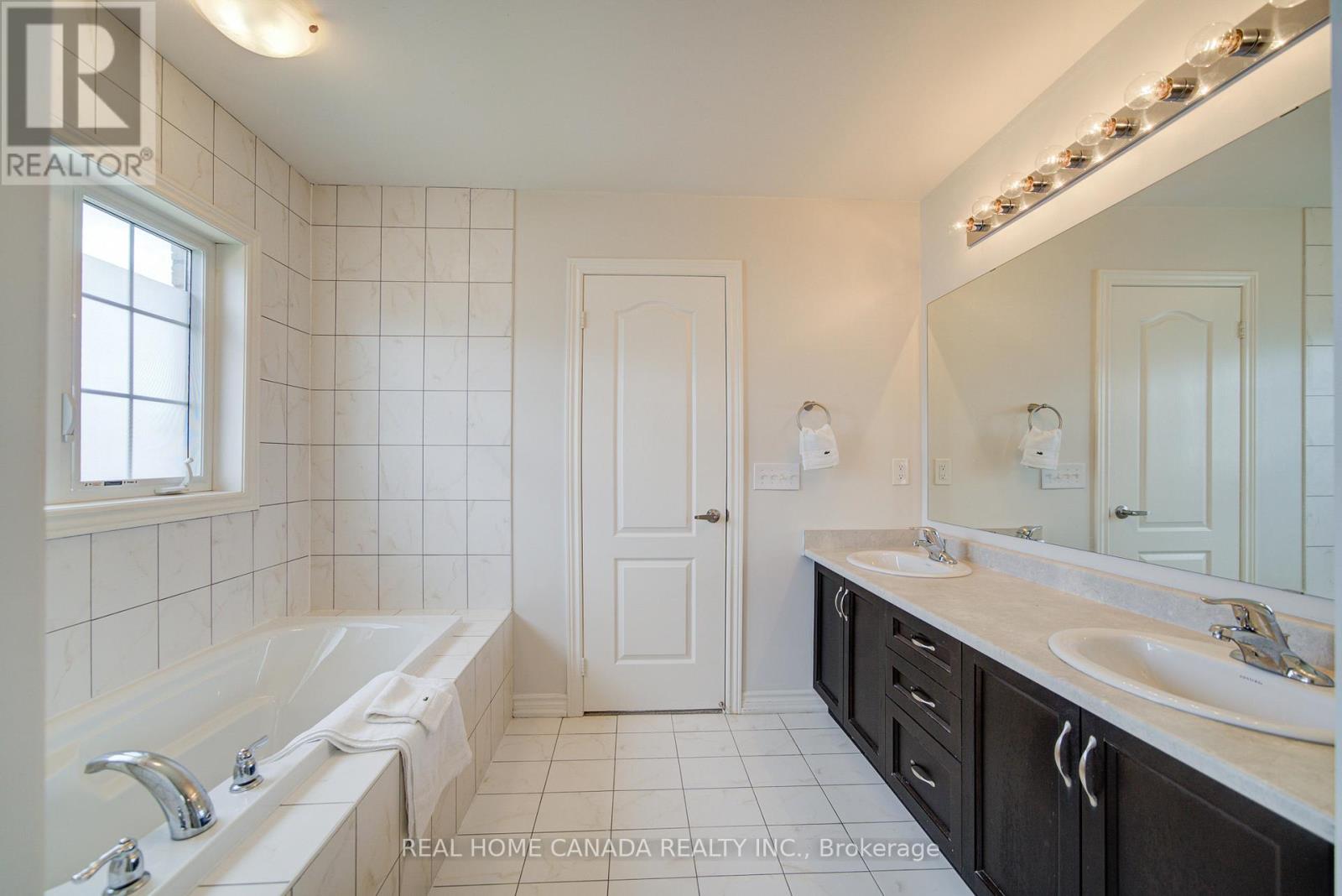 1491 Chretien Street, Milton, Ontario  L9E 1J1 - Photo 33 - W13454268