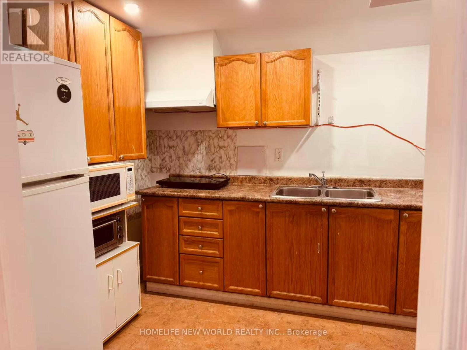 10 - 199 Hillcrest Lower Avenue, Mississauga, Ontario L5B 4L5 - Photo 10 - W13454296