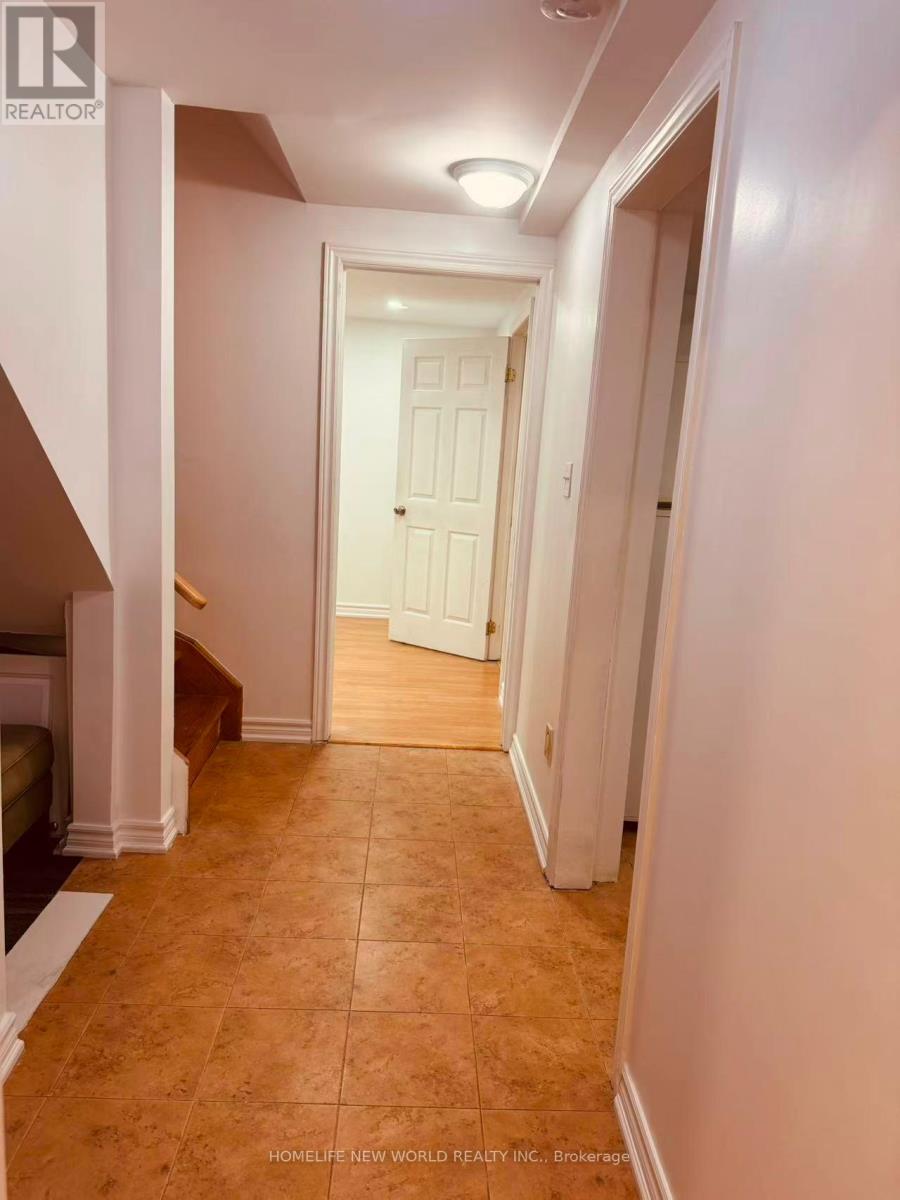 10 - 199 Hillcrest Lower Avenue, Mississauga, Ontario L5B 4L5 - Photo 3 - W13454296