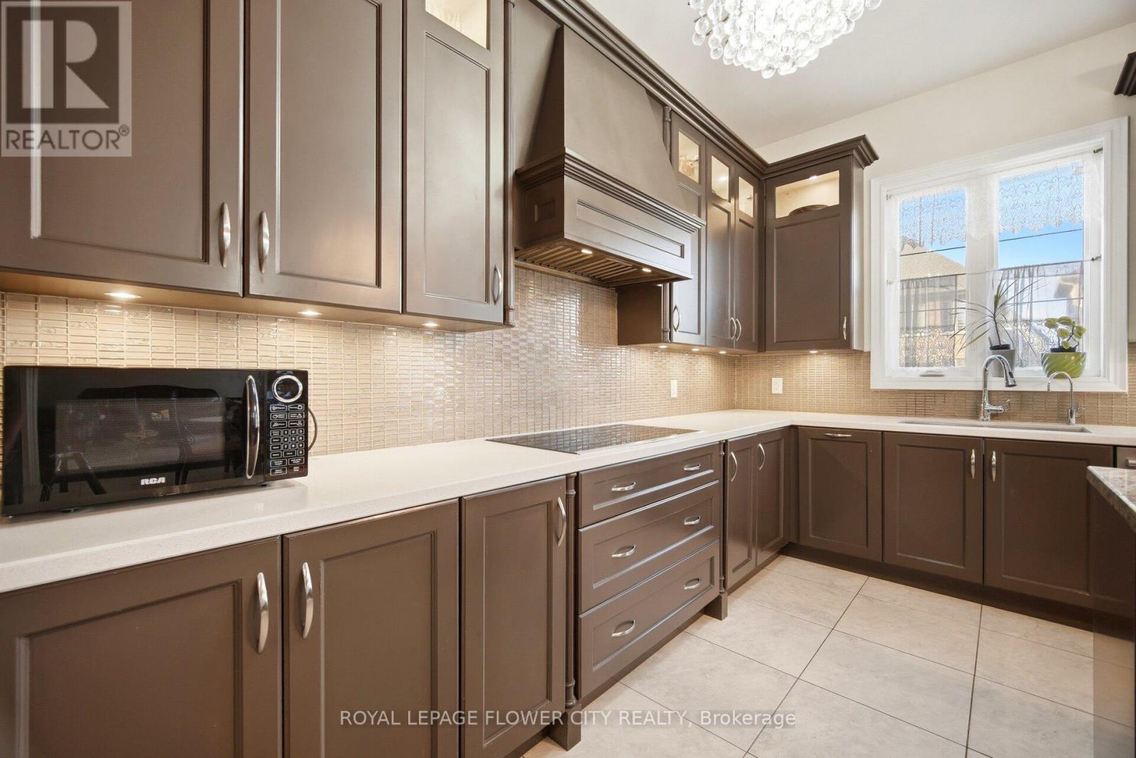 35 Gordon Drive, Brampton, Ontario  L6P 4G8 - Photo 11 - W13454318