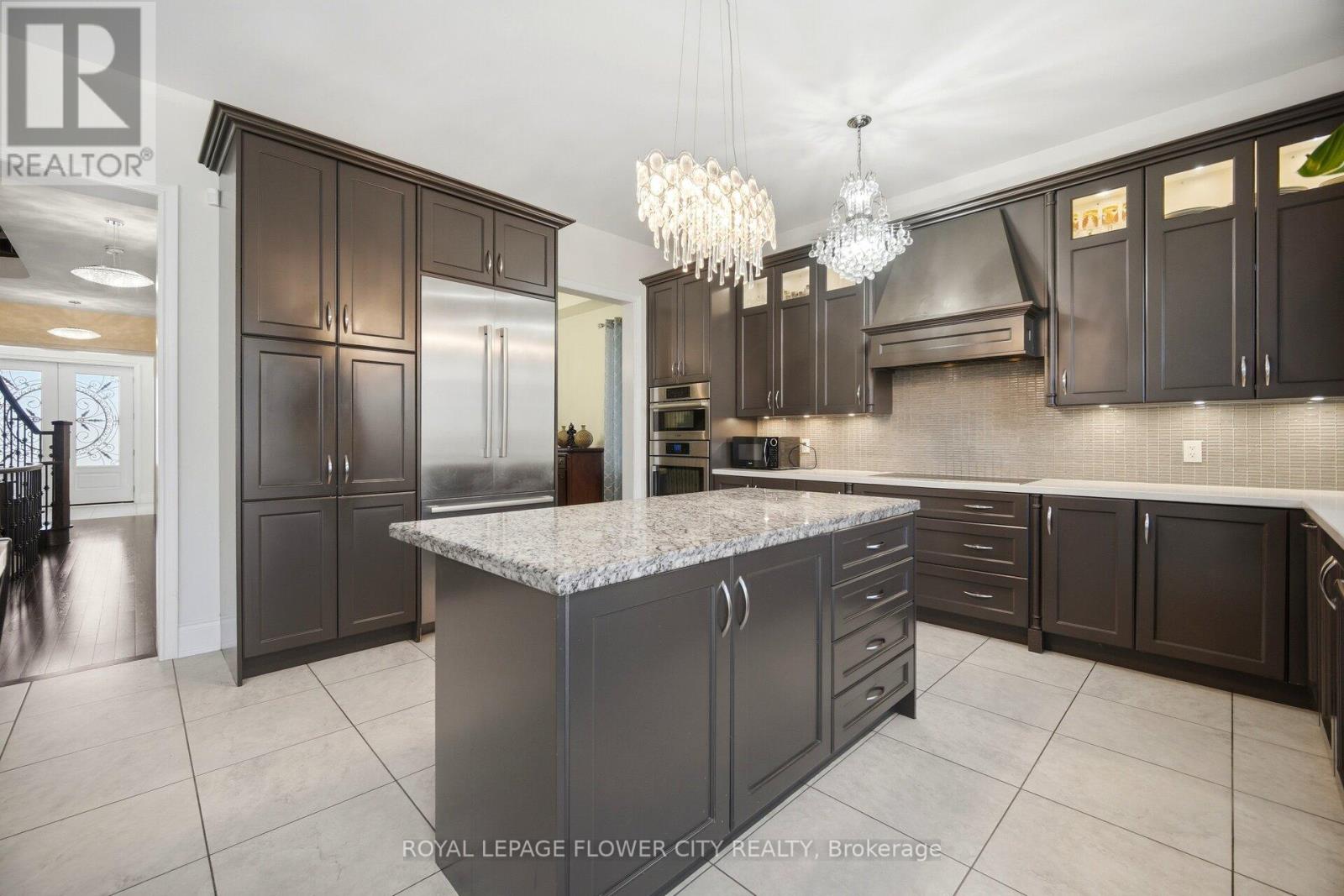 35 Gordon Drive, Brampton, Ontario  L6P 4G8 - Photo 7 - W13454318
