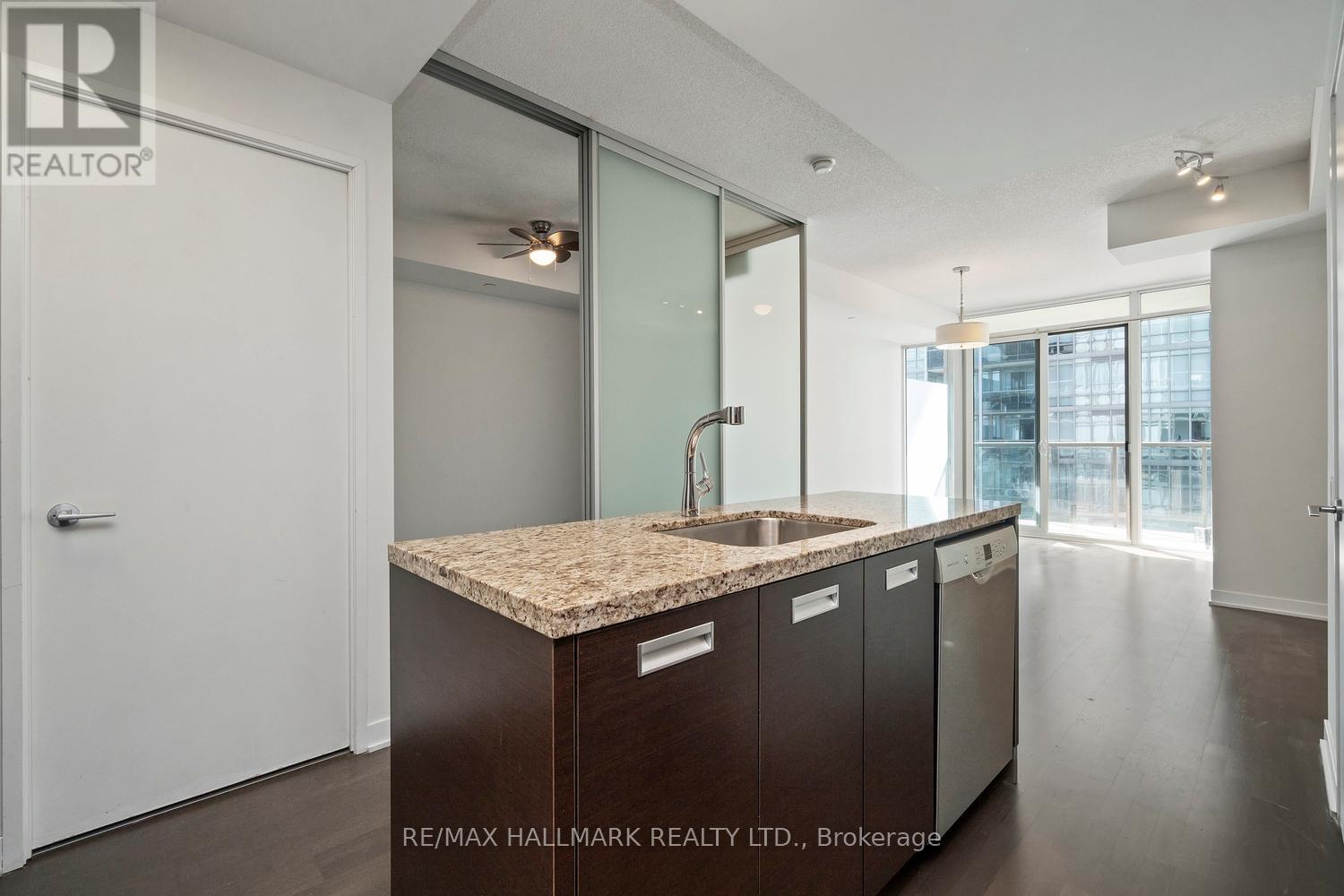 2302 - 90 Park Lawn Road, Toronto, Ontario  M8Y 0B6 - Photo 5 - W13454418