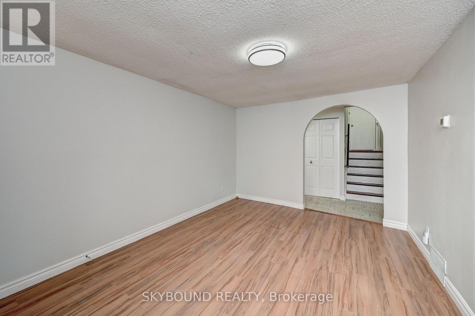48 CLUTHE CRESCENT, Kitchener, Ontario