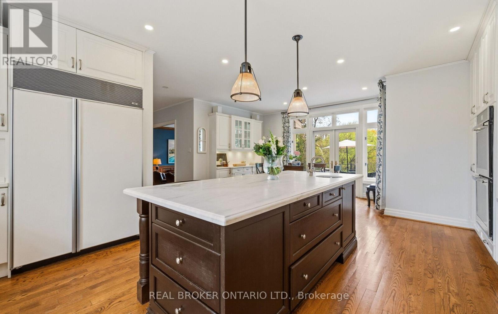 37 Lorraine Gardens, Toronto, Ontario  M9B 4Z5 - Photo 24 - W13094428