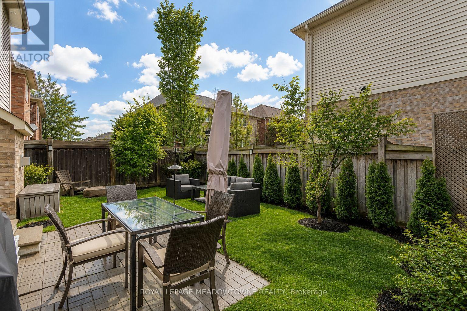 292 Mcdougall Cross, Milton, Ontario  L9T 0N6 - Photo 4 - W13247852