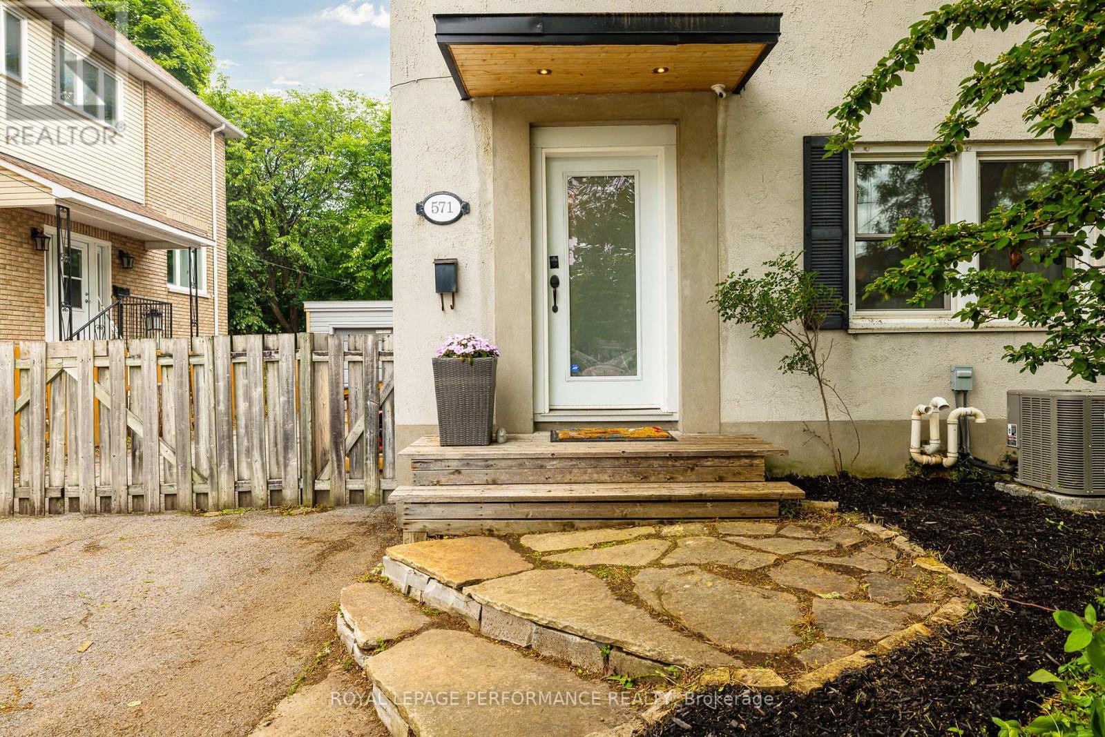 571 Churchill Avenue N, Ottawa, Ontario  K1Z 5E6 - Photo 1 - X13454506