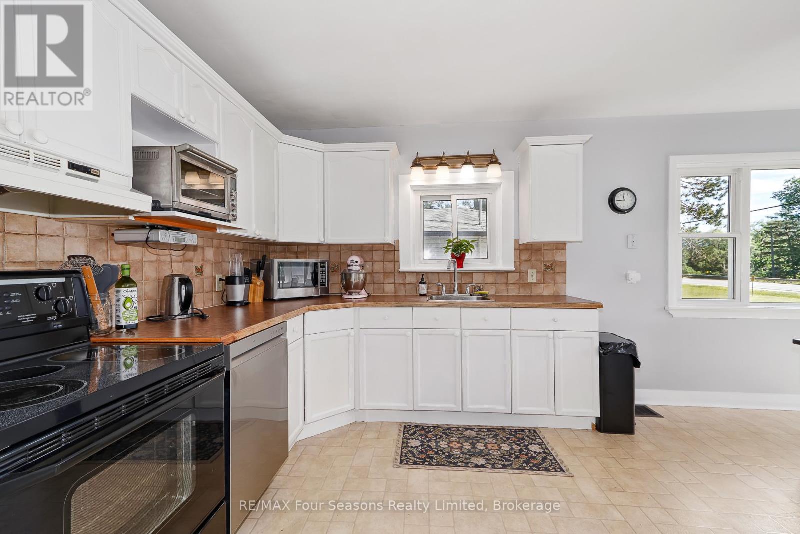 7613 26 Highway, Clearview, Ontario  L0M 1S0 - Photo 14 - S13454546