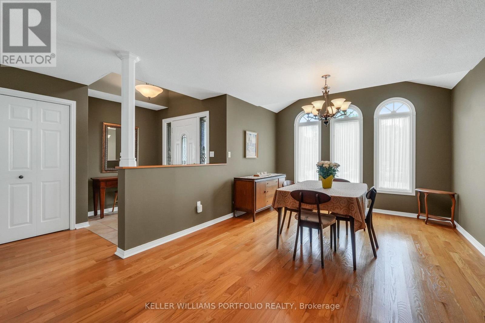 1025 Lytton Court, Pickering, Ontario  L1W 3Z2 - Photo 6 - E13454536