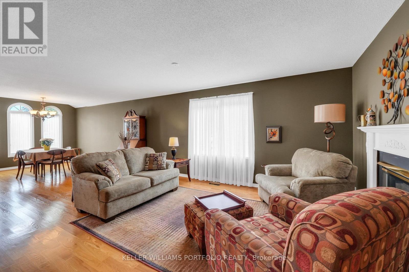 1025 Lytton Court, Pickering, Ontario  L1W 3Z2 - Photo 8 - E13454536