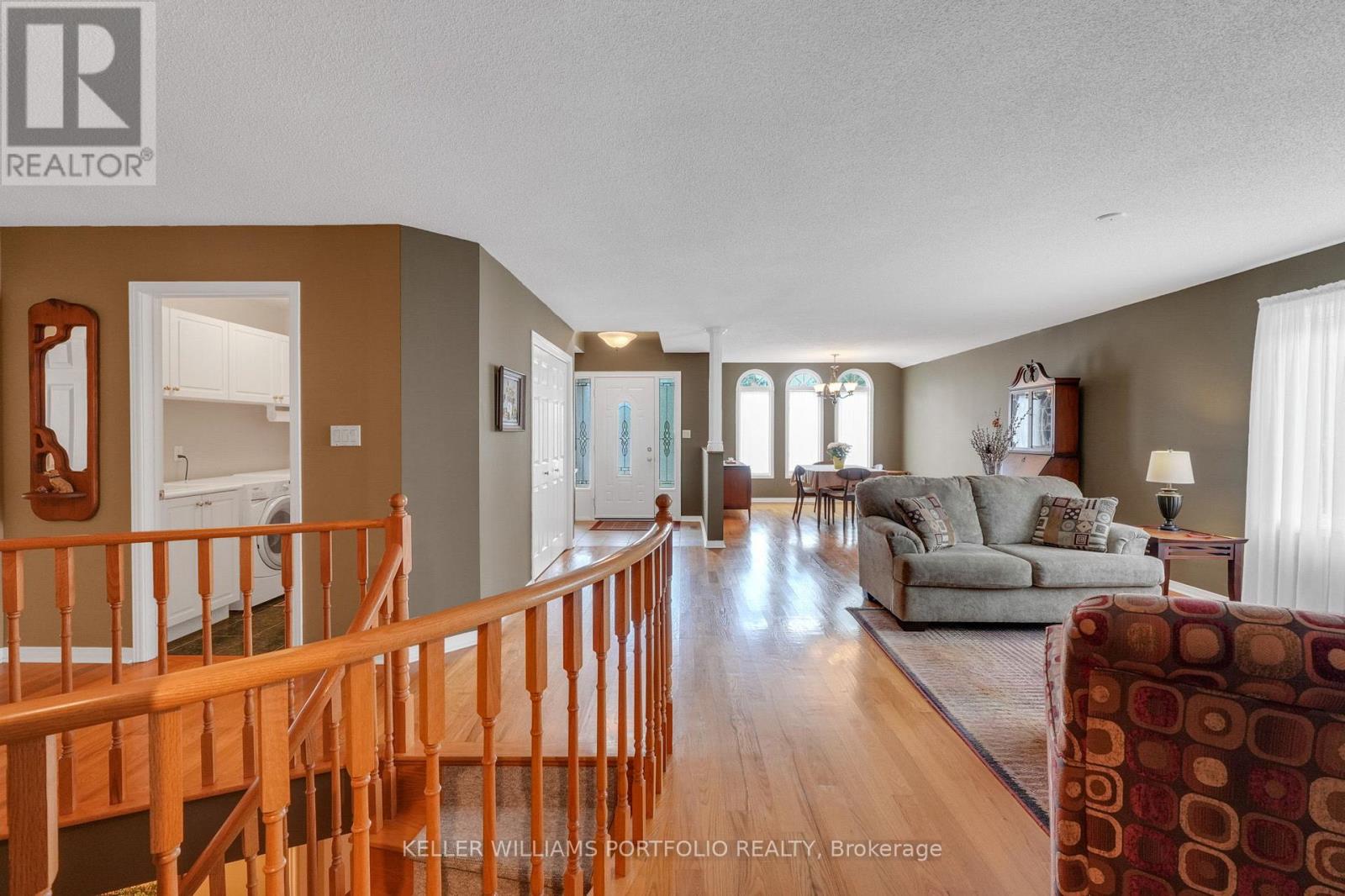 1025 Lytton Court, Pickering, Ontario  L1W 3Z2 - Photo 9 - E13454536