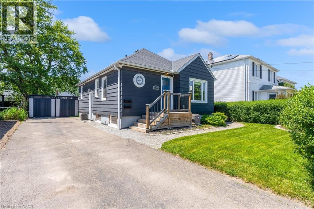 19 Lyons Avenue, Welland, Ontario  L3B 1L8 - Photo 2 - 40834815