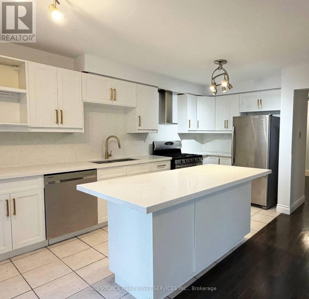 7176 Harding Crescent, Mississauga, Ontario  L5N 6R5 - Photo 2 - W13454472