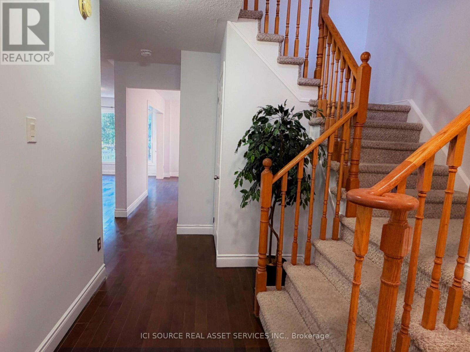 7176 Harding Crescent, Mississauga, Ontario  L5N 6R5 - Photo 3 - W13454472