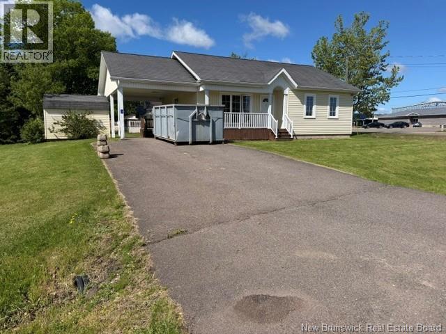1 Woodland Avenue, Petitcodiac, New Brunswick  E4Z 4X4 - Photo 3 - NB141345