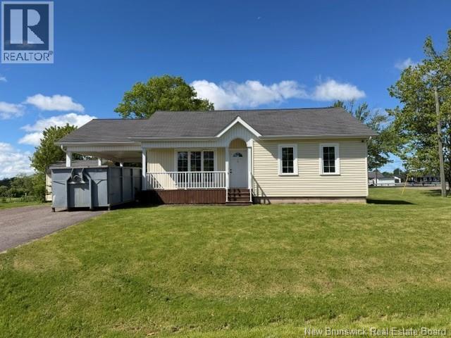 1 Woodland Avenue, Petitcodiac, New Brunswick  E4Z 4X4 - Photo 2 - NB141345