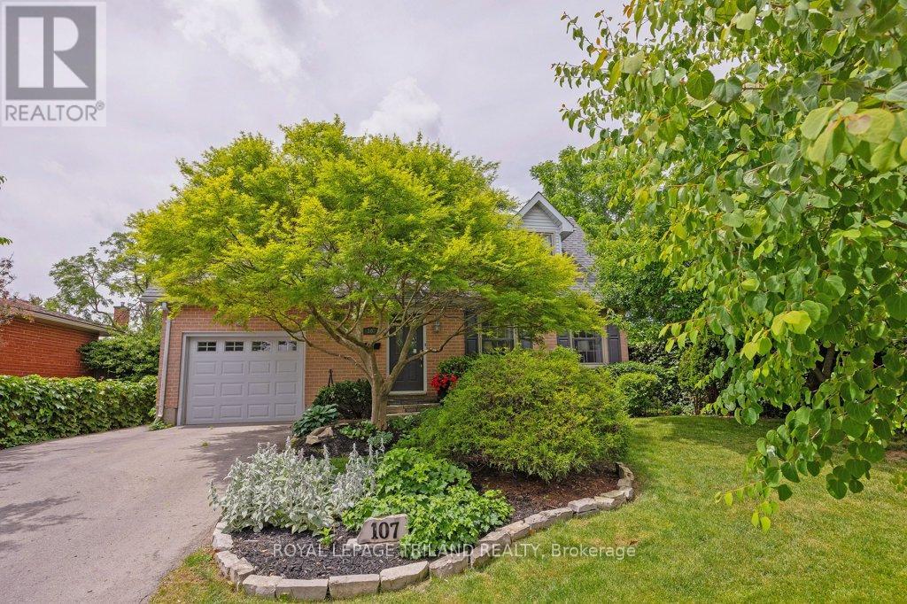 107 GOLFDALE PLACE, London South, Ontario