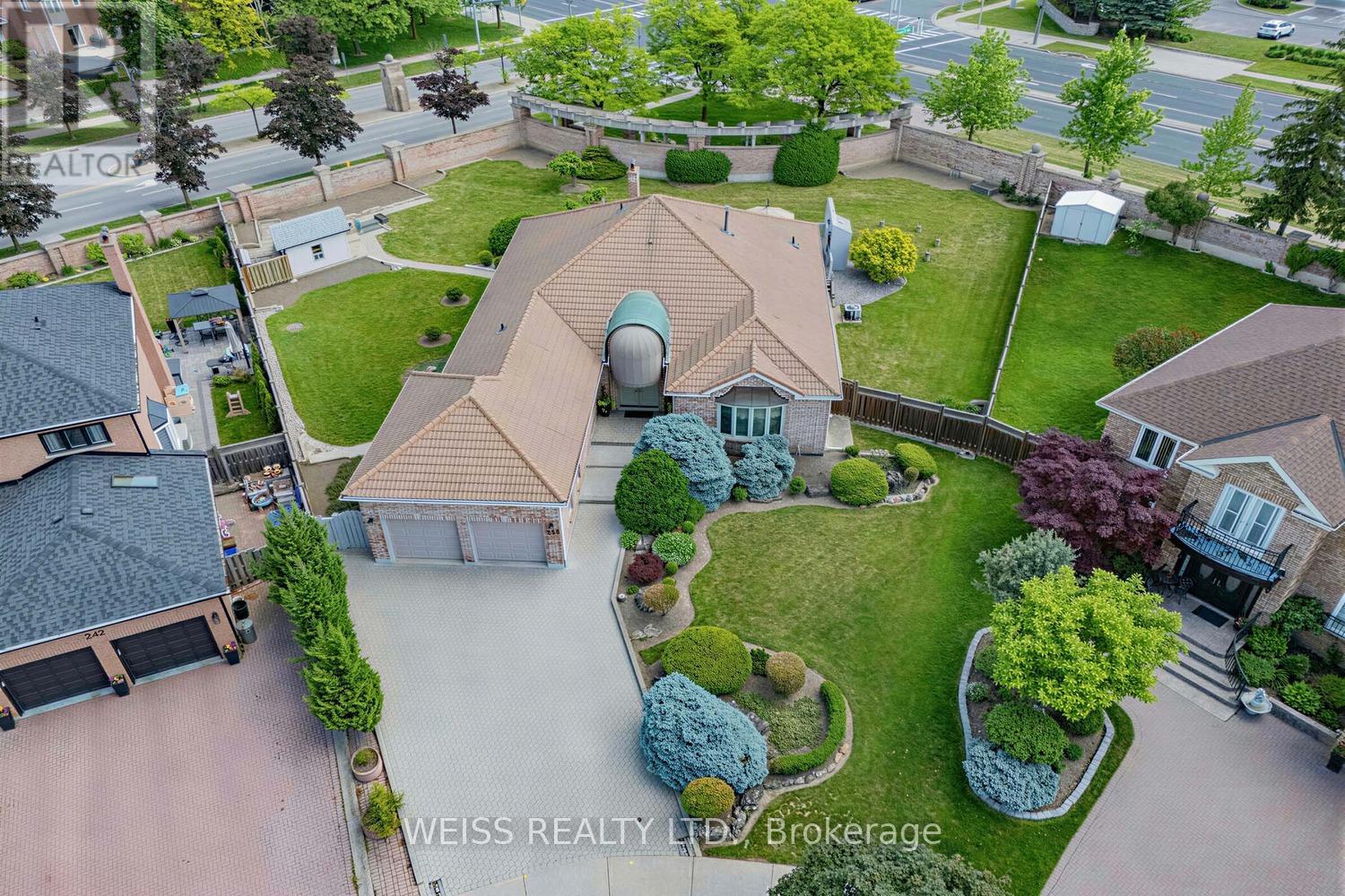 238 Bourbon Street, Vaughan, Ontario  L4L 6Z2 - Photo 2 - N13454400