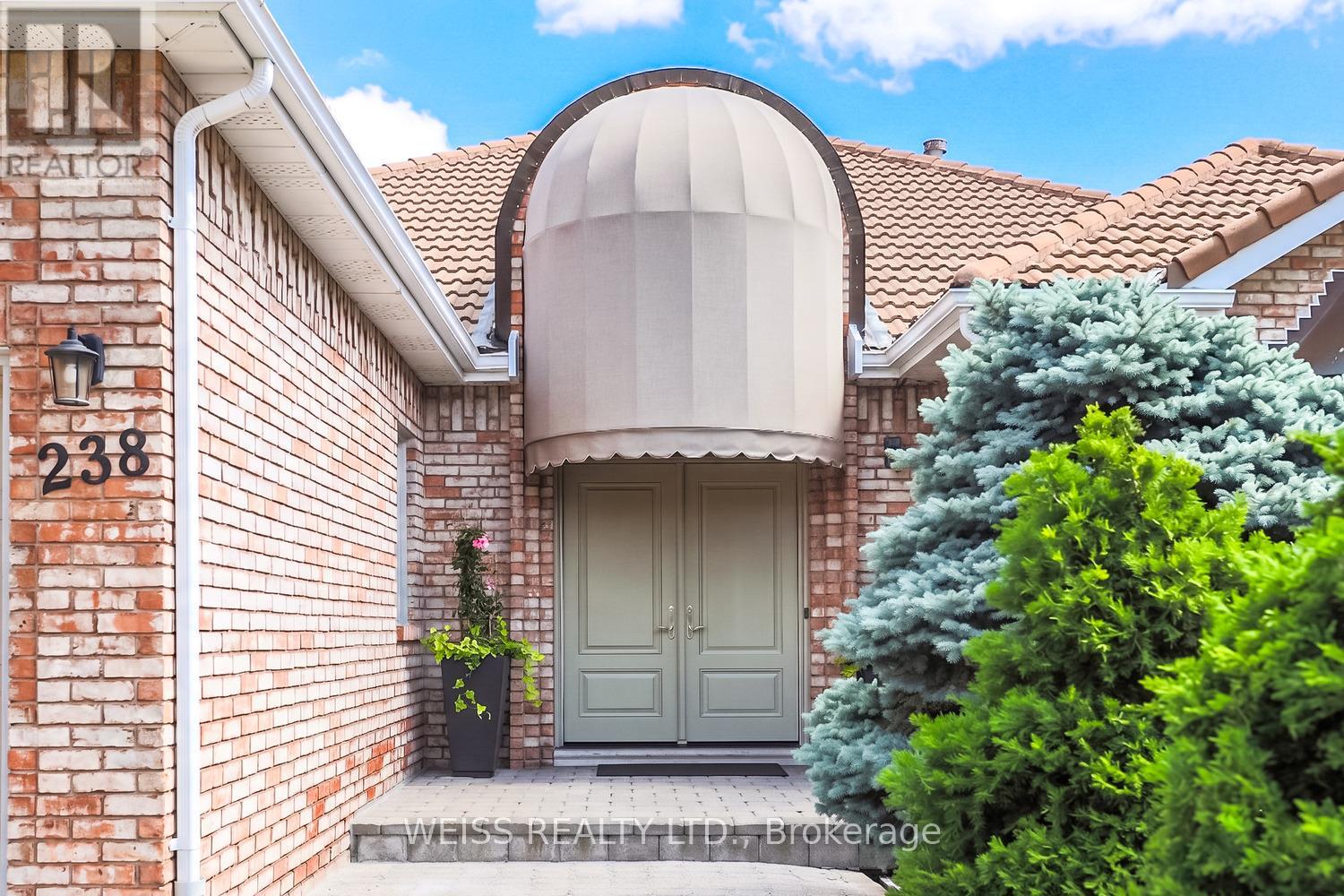 238 Bourbon Street, Vaughan, Ontario  L4L 6Z2 - Photo 4 - N13454400