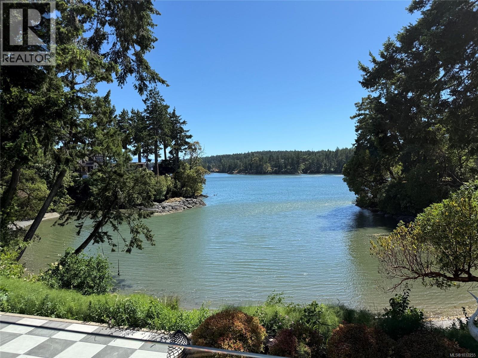 41 Tovey Cres, View Royal, British Columbia