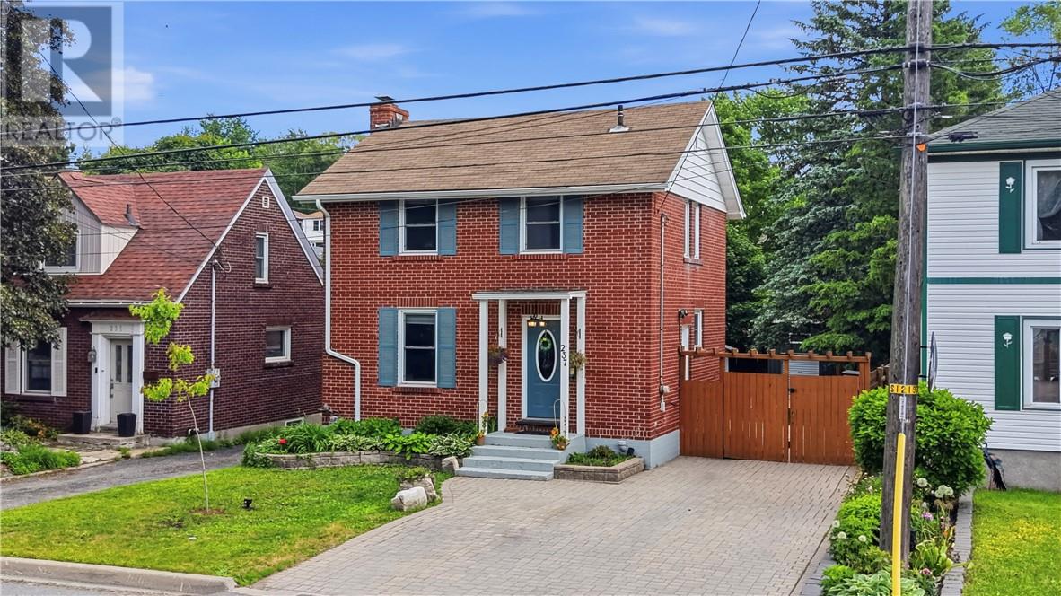 237 Wembley, Sudbury, Ontario  P3E 1N4 - Photo 2 - 2128602