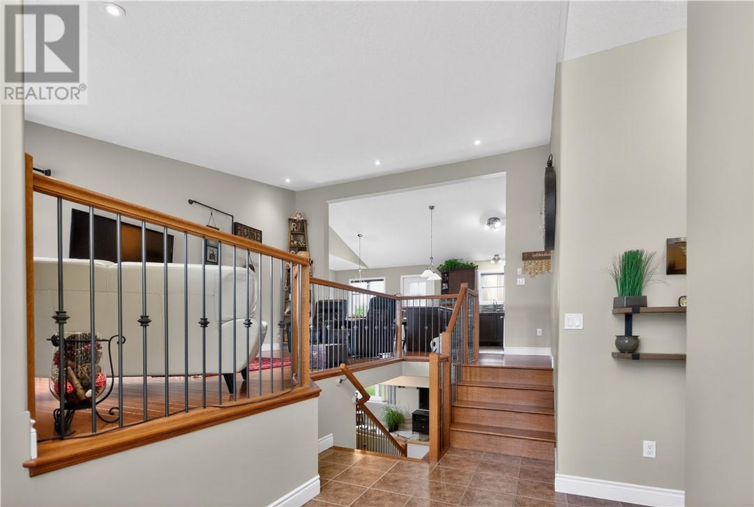 124 Bayside Crescent, Sudbury, Ontario  P3B 0B9 - Photo 3 - 2128566