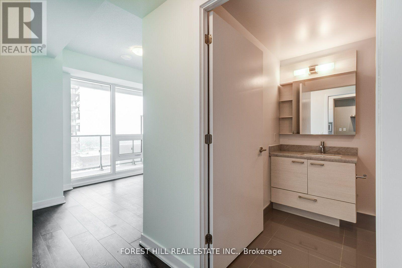 5010 - 2221 YONGE STREET Toronto (Mount Pleasant West), ON M4S 2B4