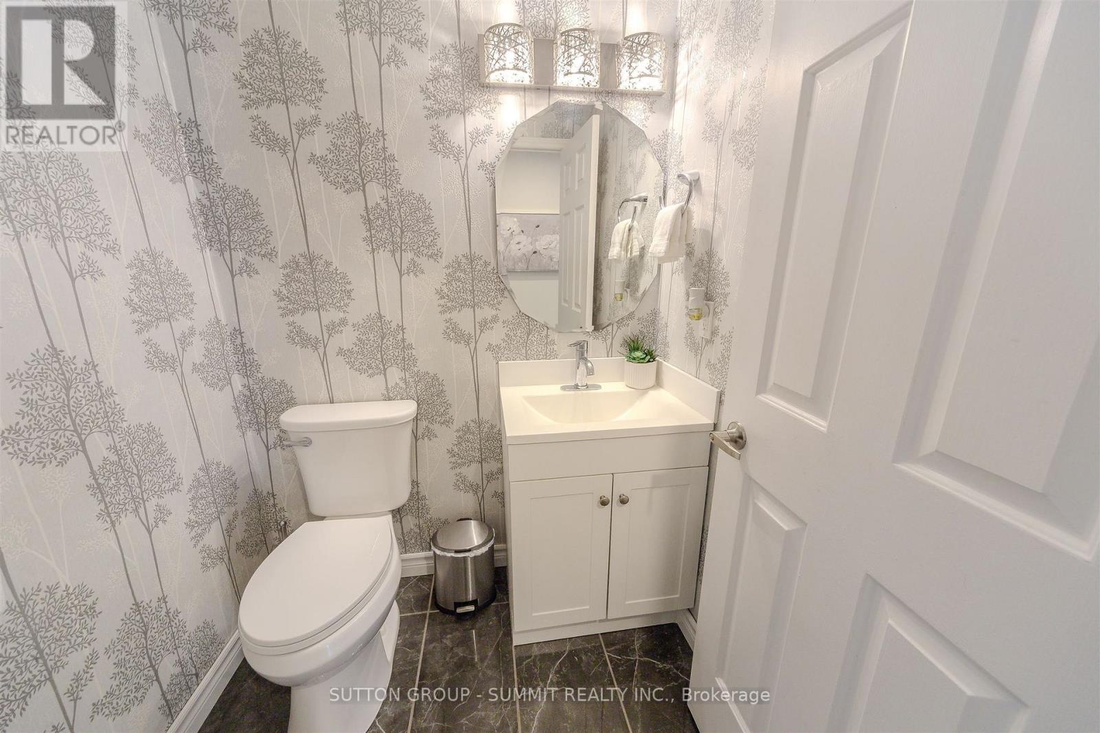 1104 Ambercroft Lane, Oakville, Ontario  L6M 1Z2 - Photo 17 - W12780256