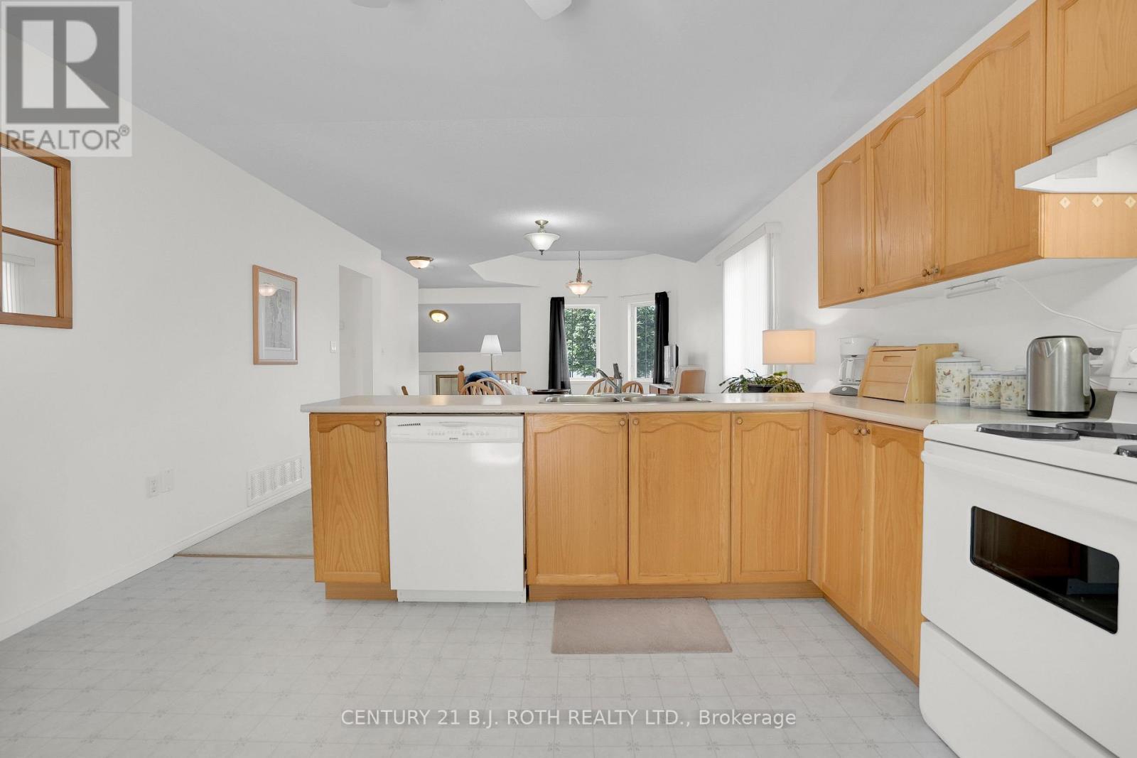 74 Peregrine Road, Barrie, Ontario  L4M 6P7 - Photo 7 - S13454624