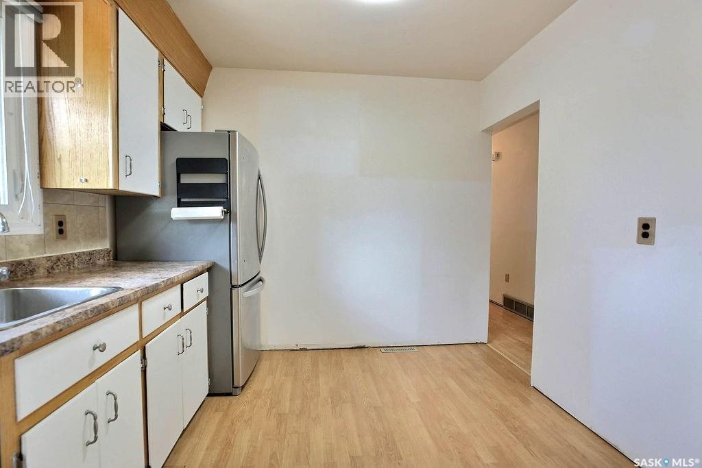 1046 Lindsay Street, Regina, Saskatchewan  S4N 3A9 - Photo 10 - SK039574
