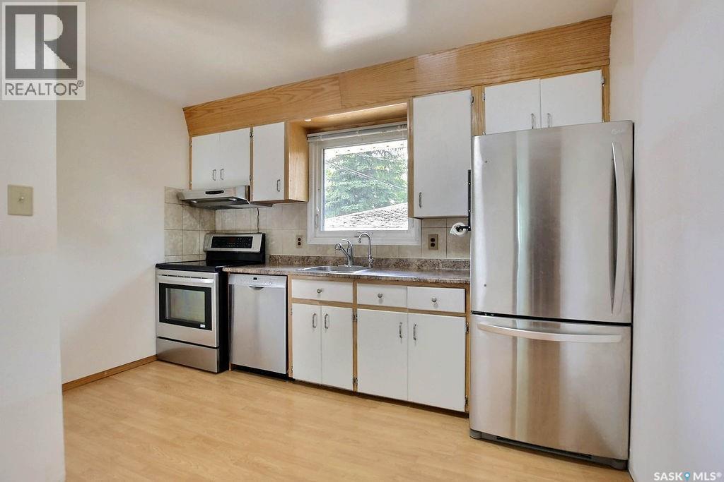 1046 Lindsay Street, Regina, Saskatchewan  S4N 3A9 - Photo 7 - SK039574